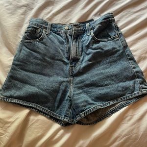 Levi’s High Loose Shorts